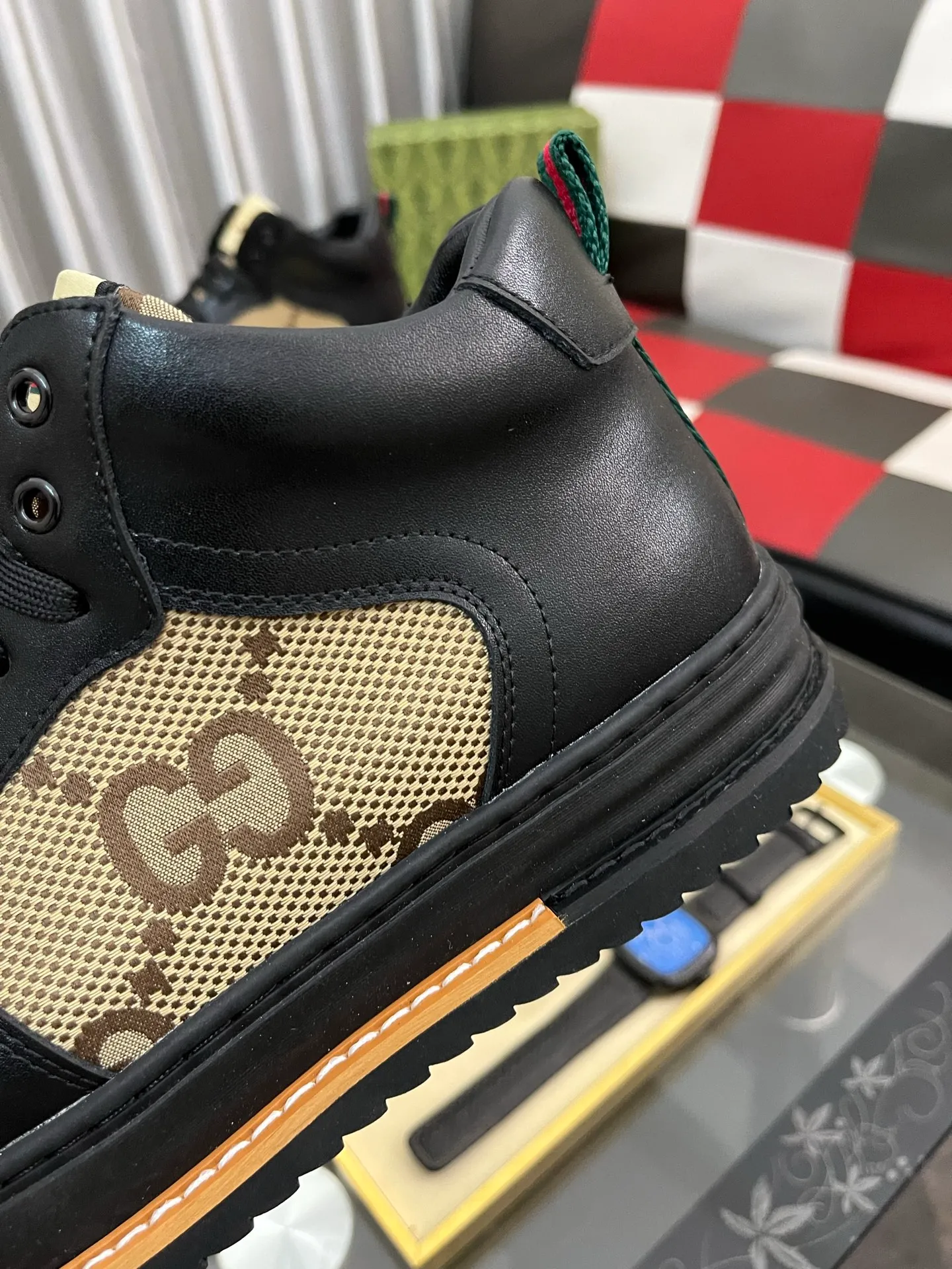 Men's shoes💰: 420⌚️⌚️[GUCCI sheepskin lining] Men's classic Gucci high-top casual shoes, original quality💯The upper is made of imported Italian cowhide and sheepskin lining, with fine workmanship and high-end atmosphere. Has a fashionable and exemplary look. Original rubber wear-resistant outsole. Code number: 38-44